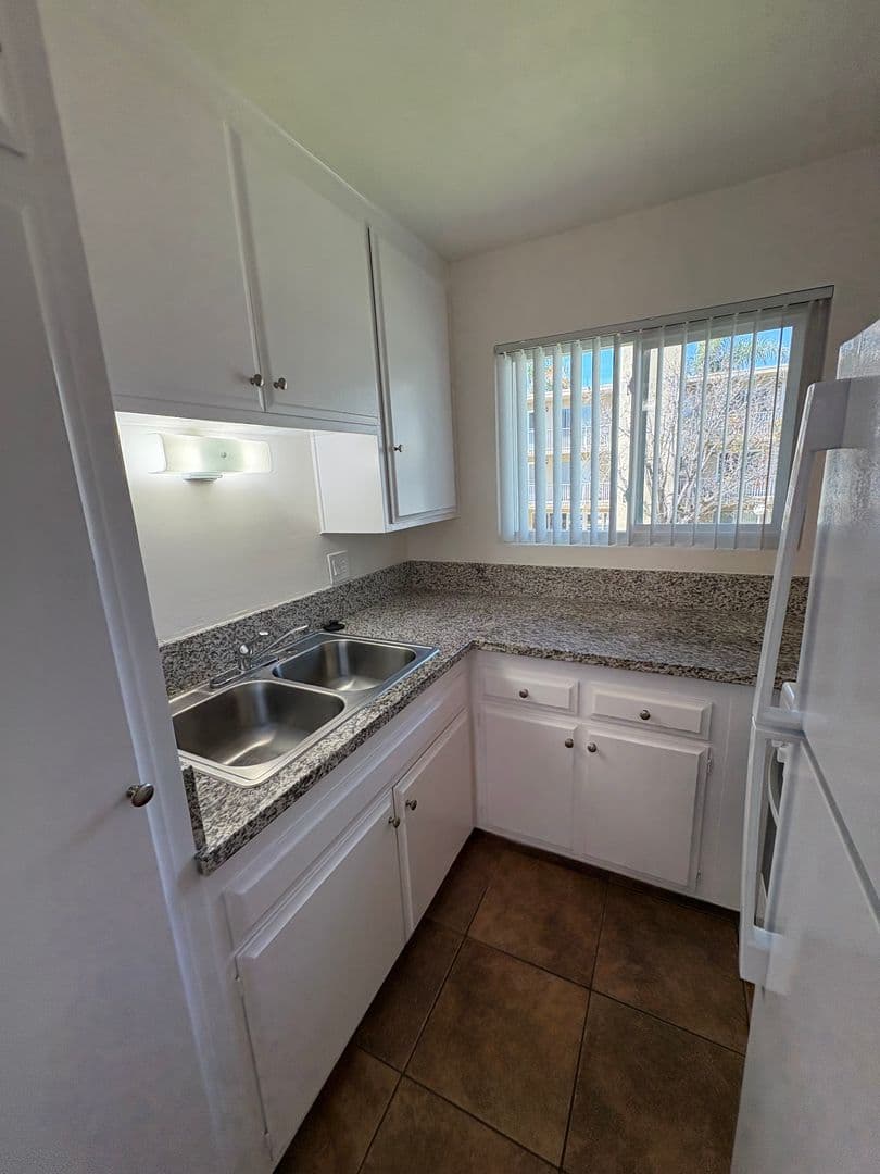 Chula Vista Apartment: 222 G St.