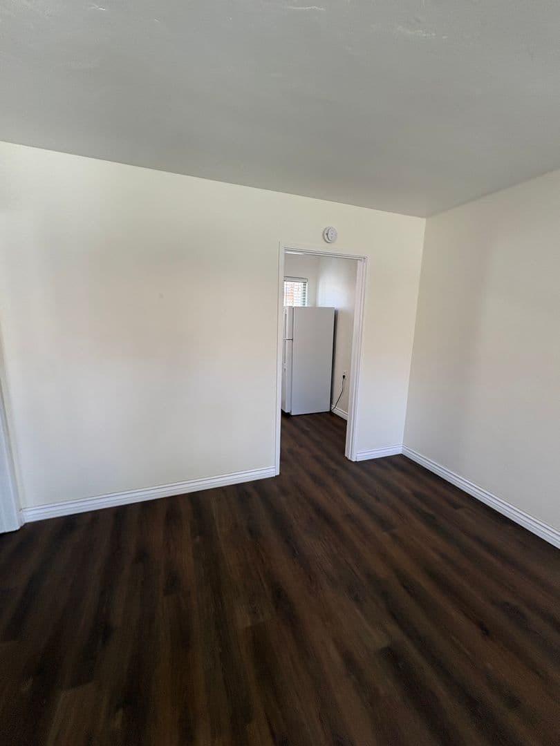 Chula Vista Apartment: 184 F St.