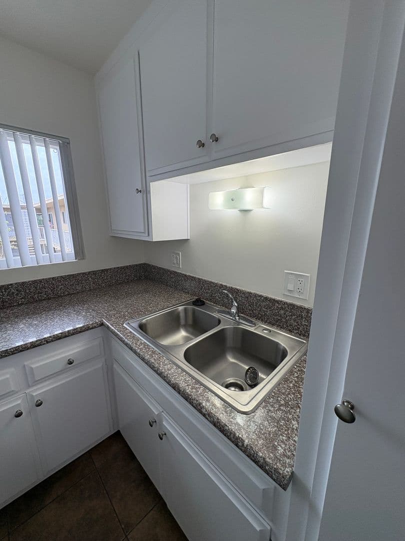 Chula Vista Apartment: 222 G St.