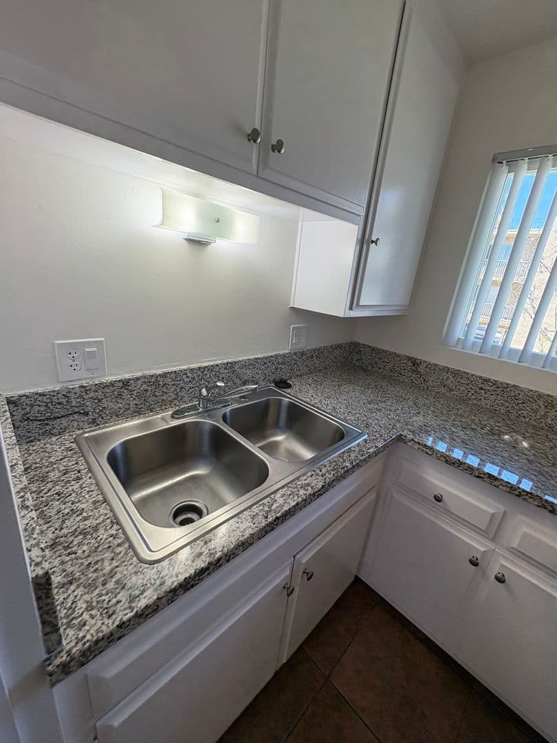 Chula Vista Apartment: 222 G St.