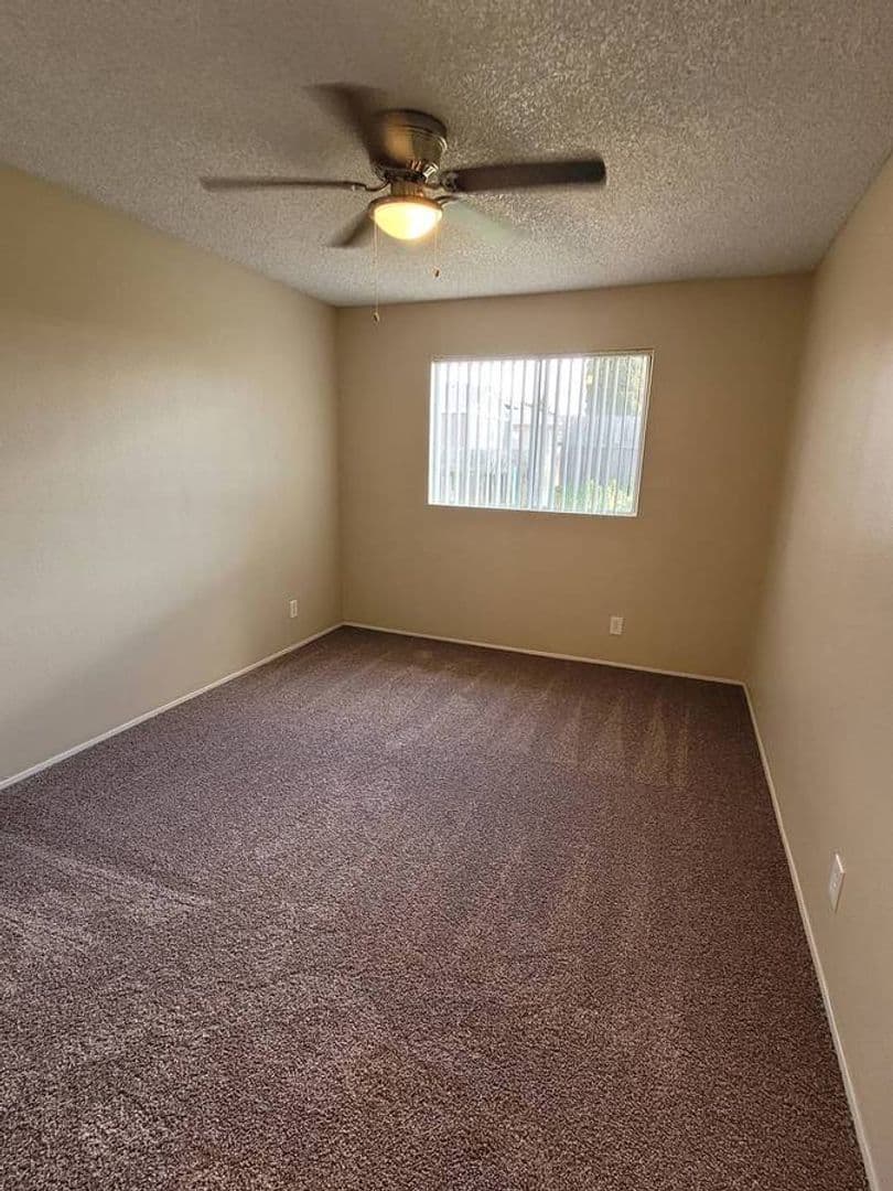 Chula Vista Apartment: 1241 5th Ave.