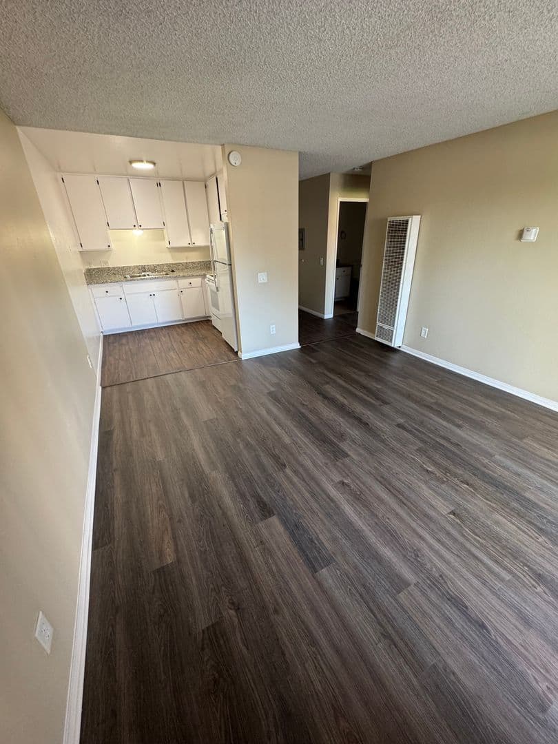 Chula Vista Apartment: 1241 5th Ave.