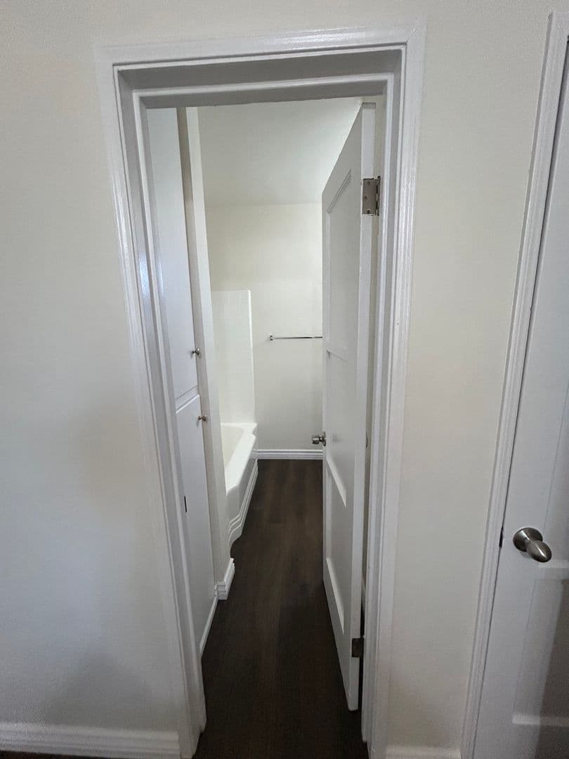 Chula Vista Apartment: 184 F St.