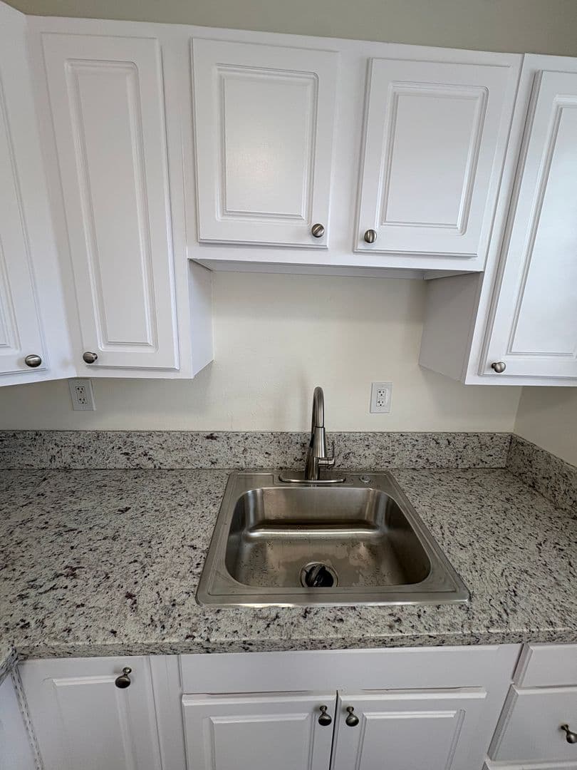 Chula Vista Apartment: 184 F St.