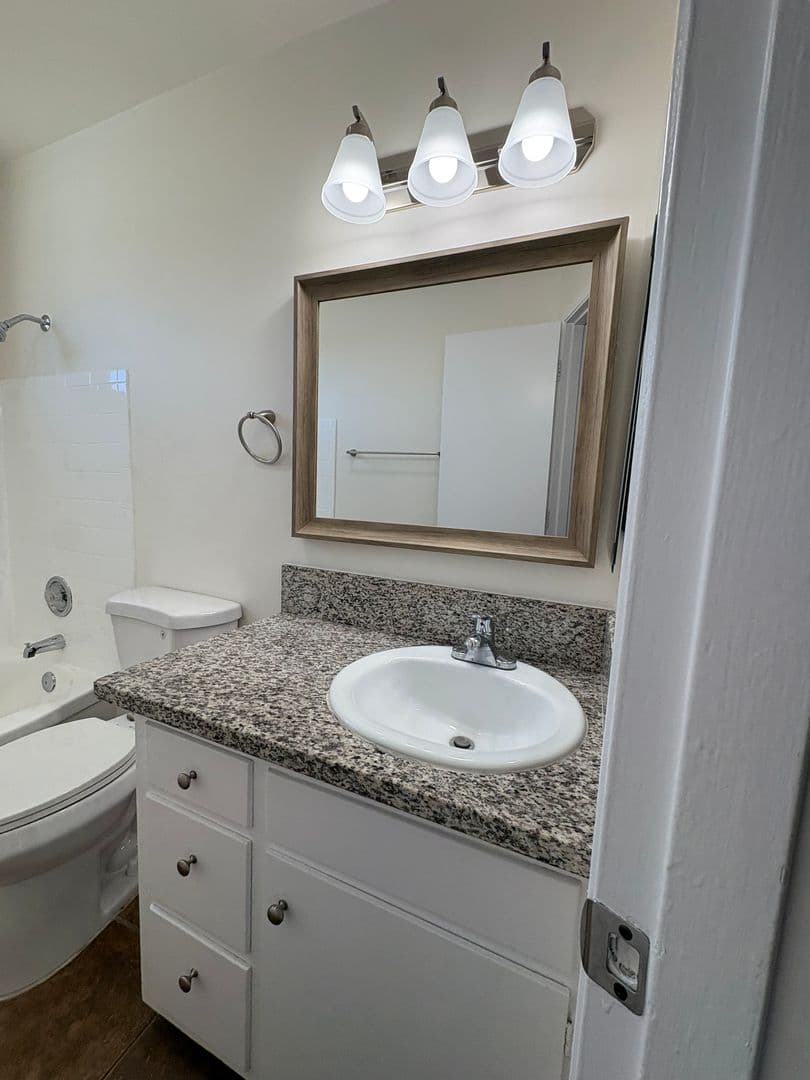 Chula Vista Apartment: 222 G St.