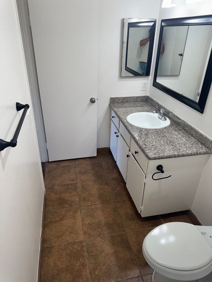 Chula Vista Apartment: 1241 5th Ave.