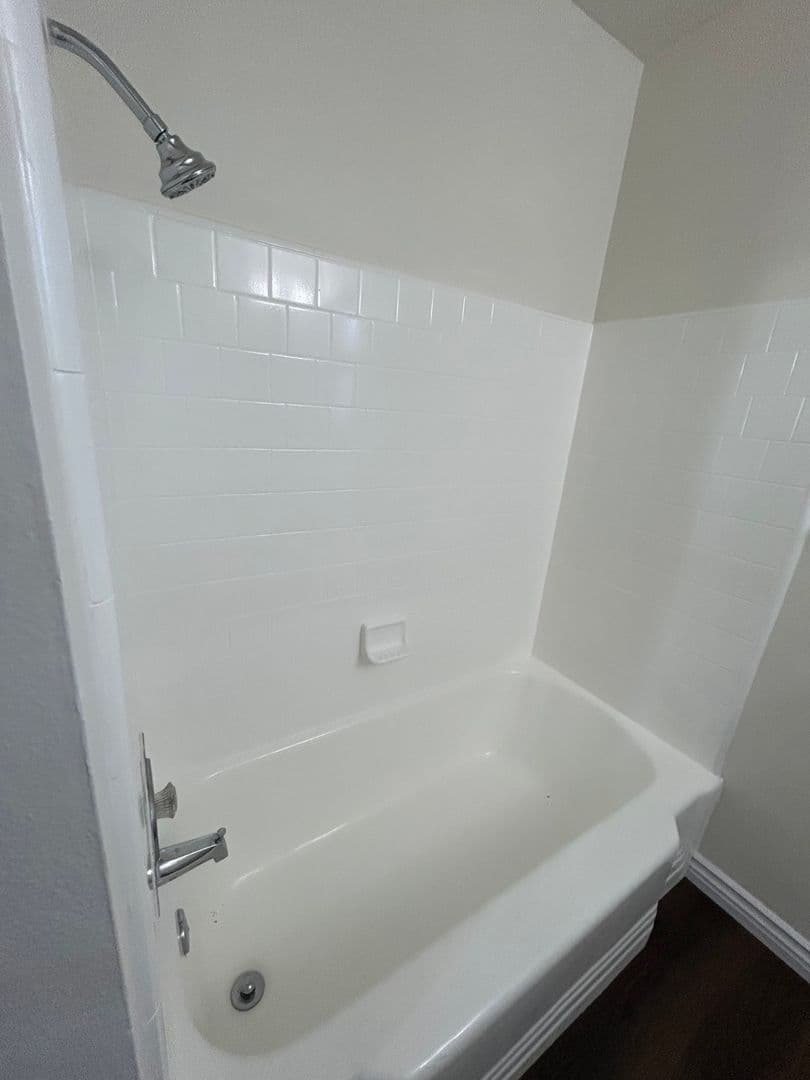 Chula Vista Apartment: 184 F St.