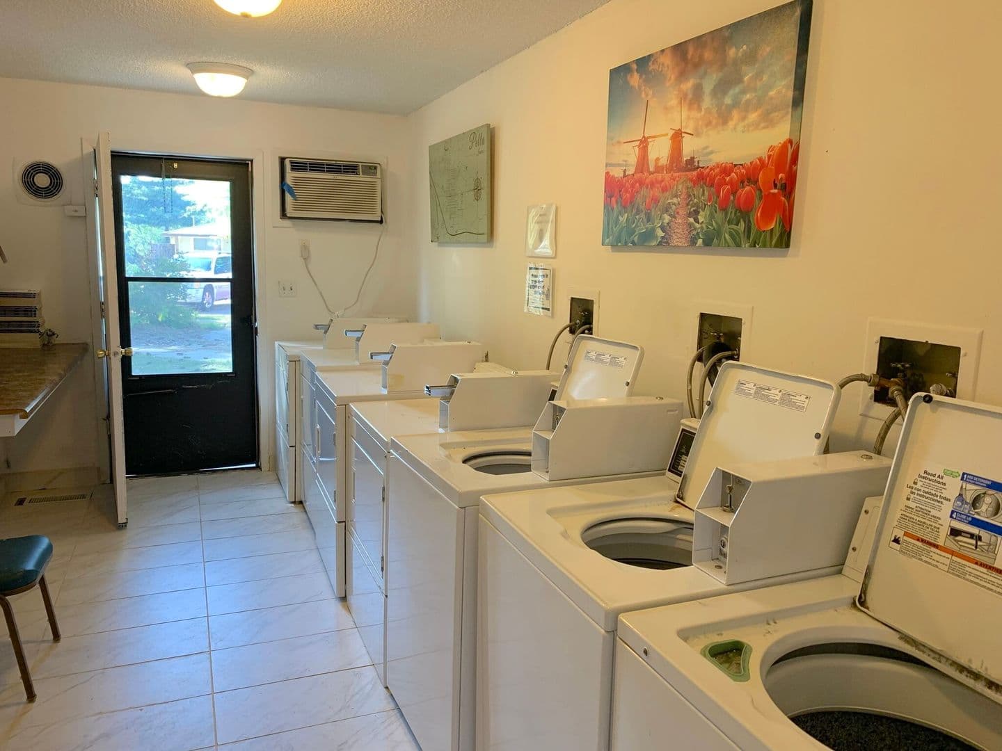 Pella Apartment: 1000 Hazel Street