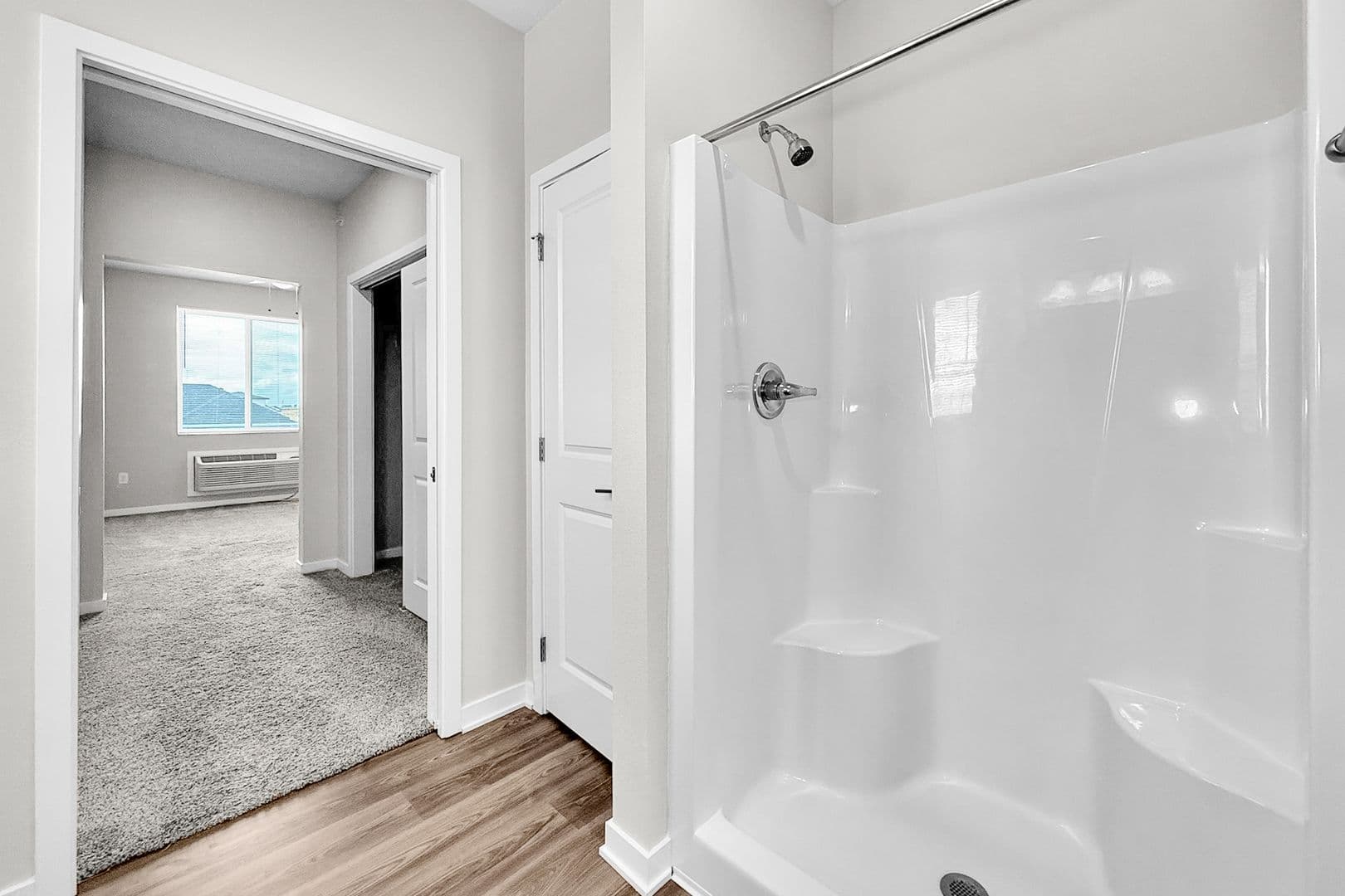 Bondurant Apartment: 2335 Paine St NE