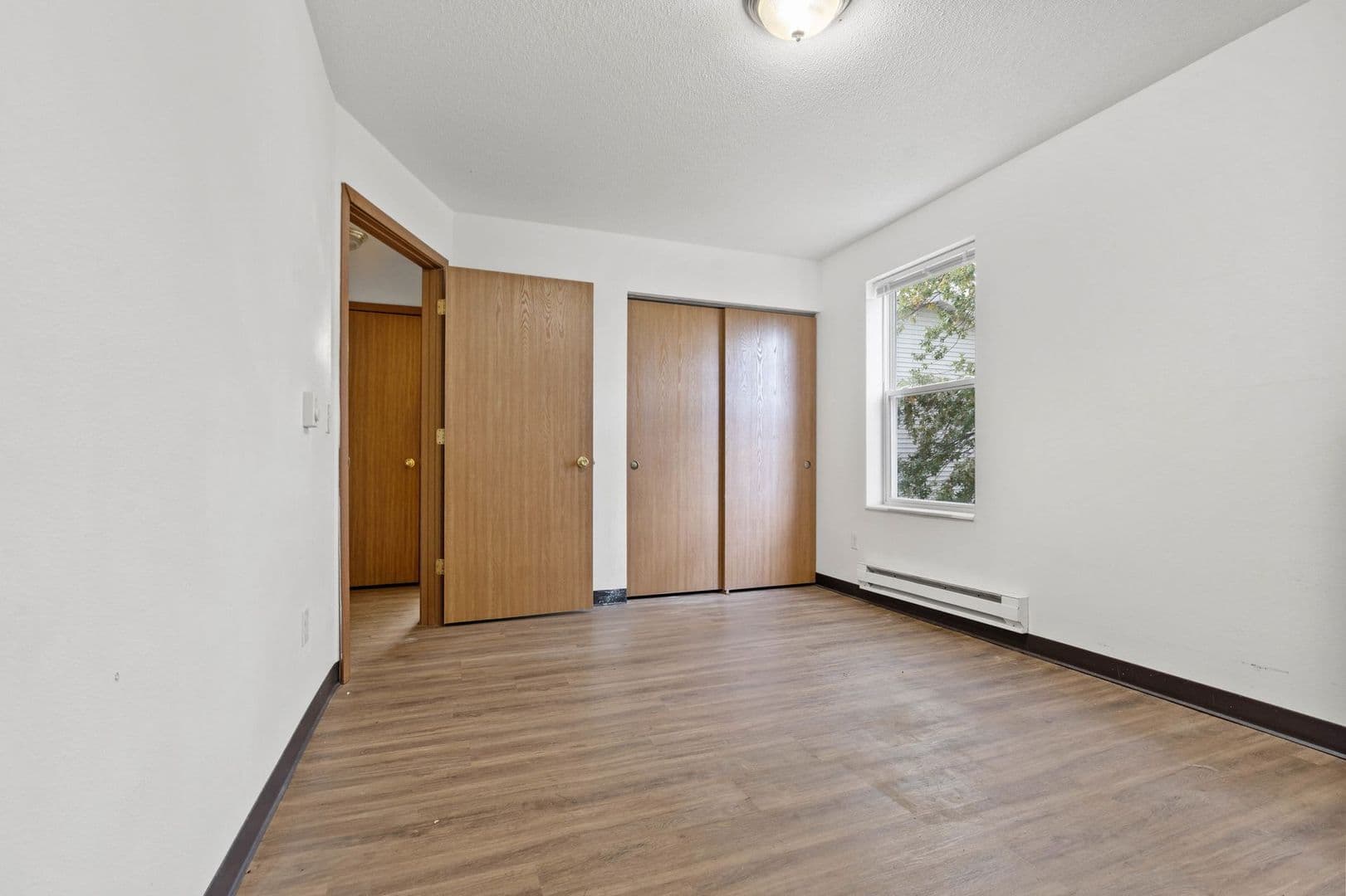 West Burlington Apartment: 611 W Van Weiss Blvd