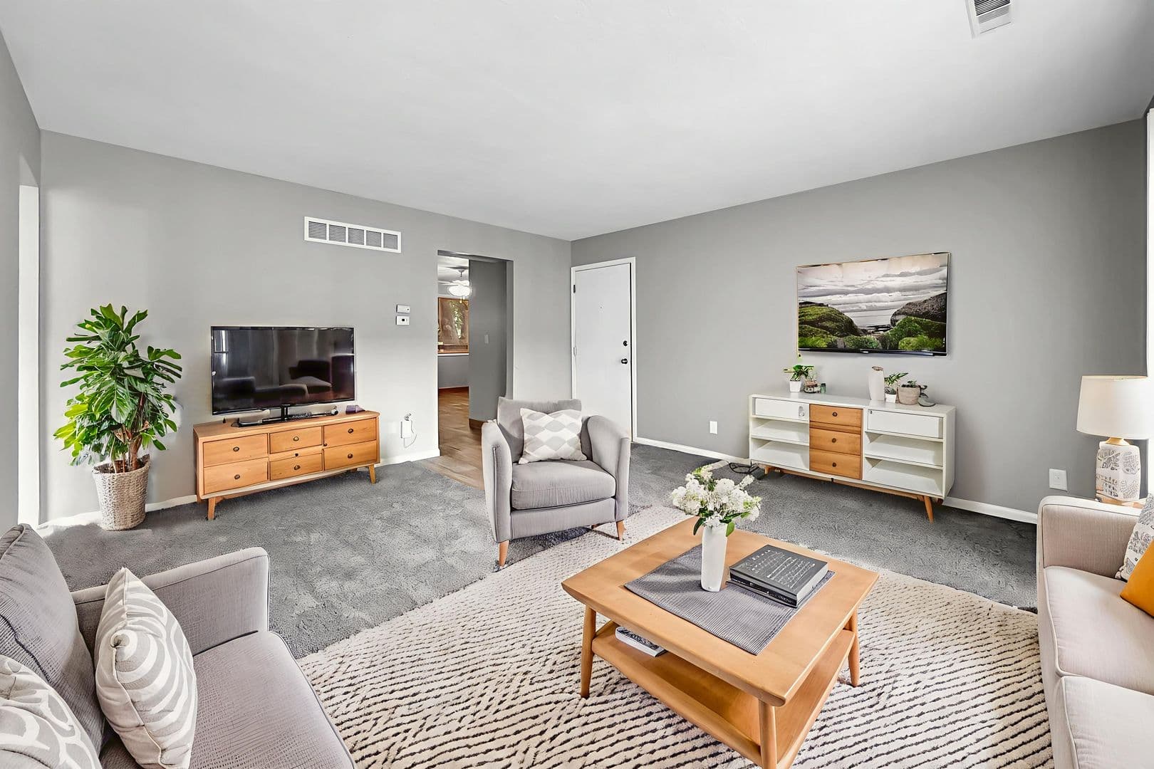 West Des Moines Apartment: 708 13th St