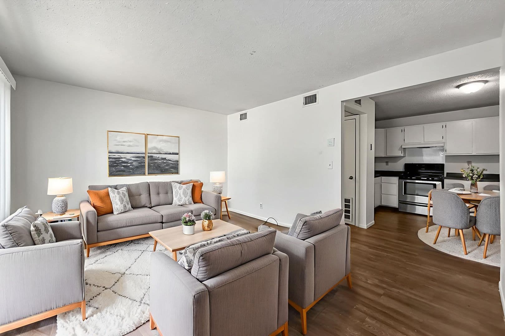 Ottumwa Apartment: 117 W Rochester Road