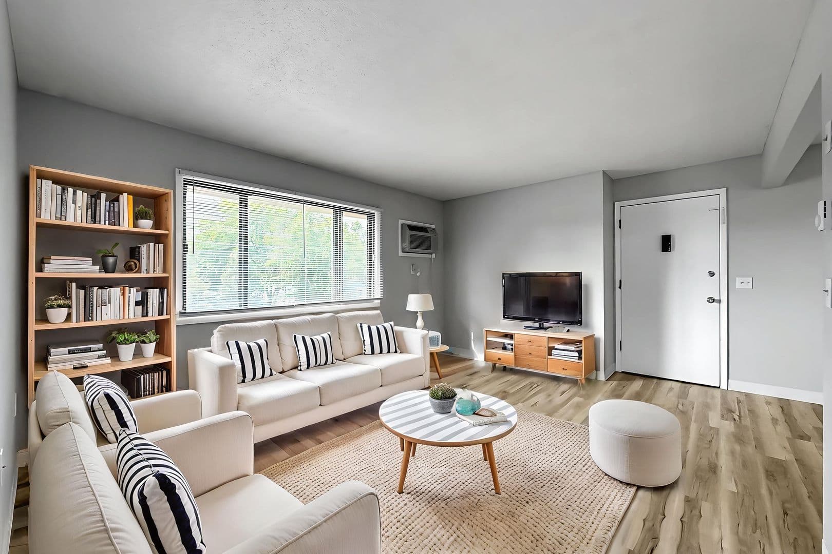 Norwalk Apartment: 1212 Holly Drive