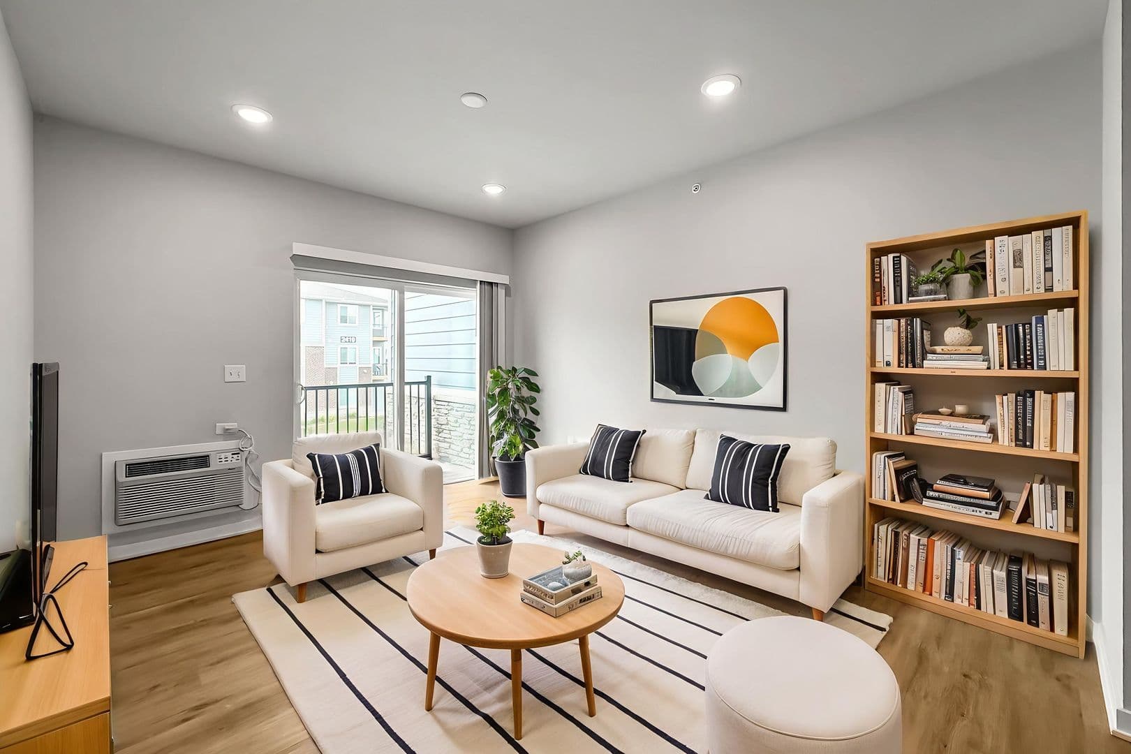 Bondurant Apartment: 2335 Paine St NE