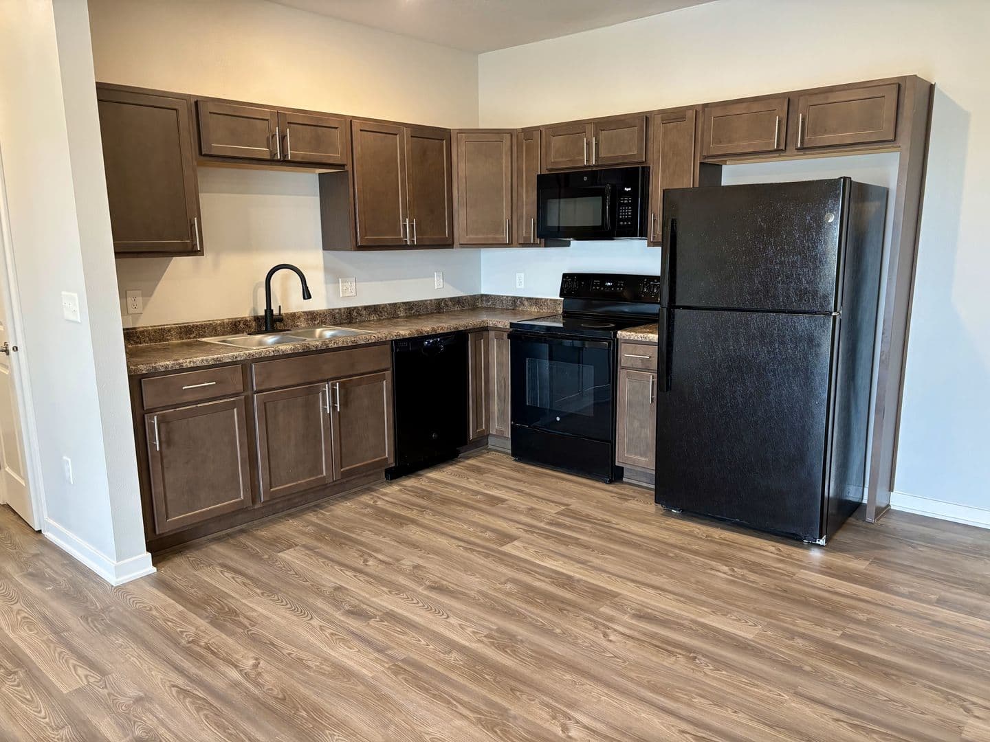 Bondurant Apartment: 2335 Paine St NE