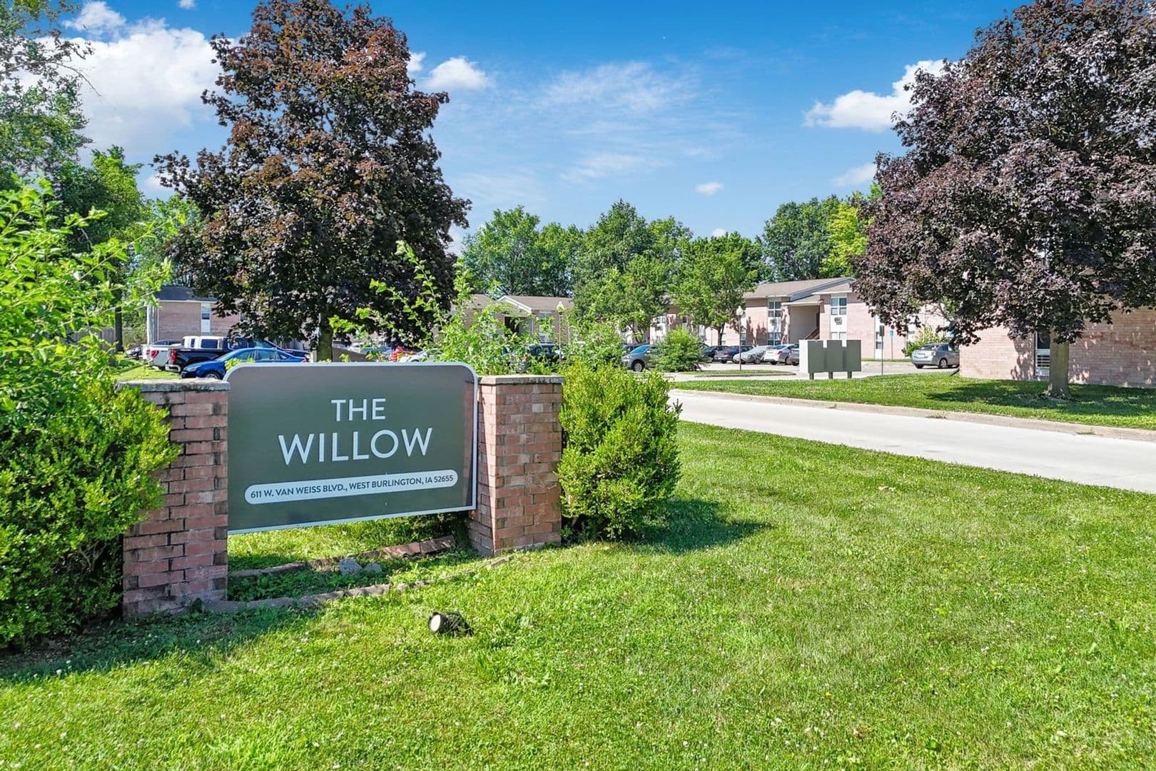 West Burlington Apartment: 611 W Van Weiss Blvd