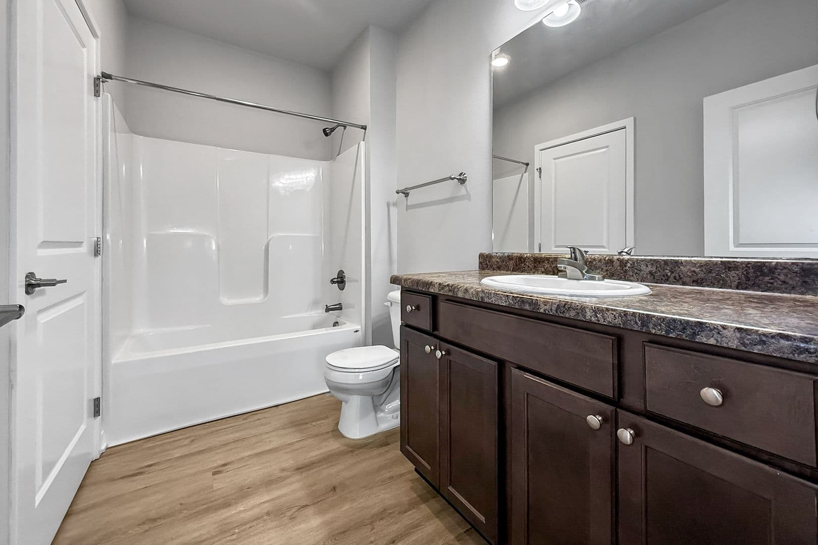 Bondurant Apartment: 2335 Paine St NE