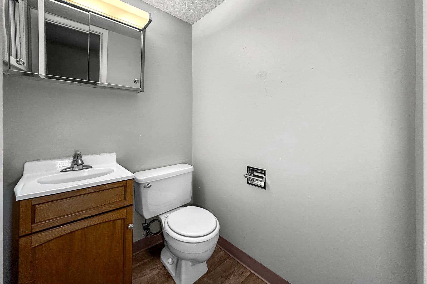West Des Moines Apartment: 708 13th St