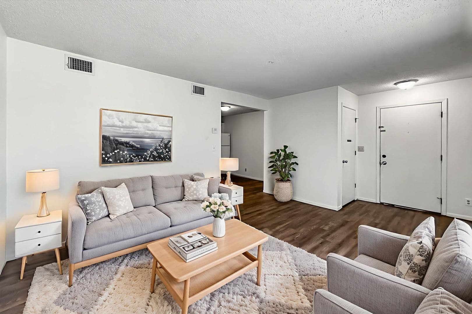 Ottumwa Apartment: 117 W Rochester Road