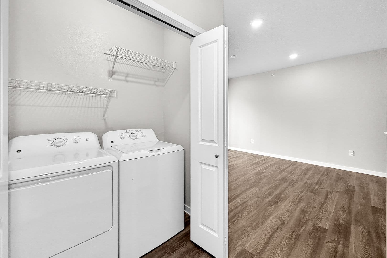 Bondurant Apartment: 2335 Paine St NE
