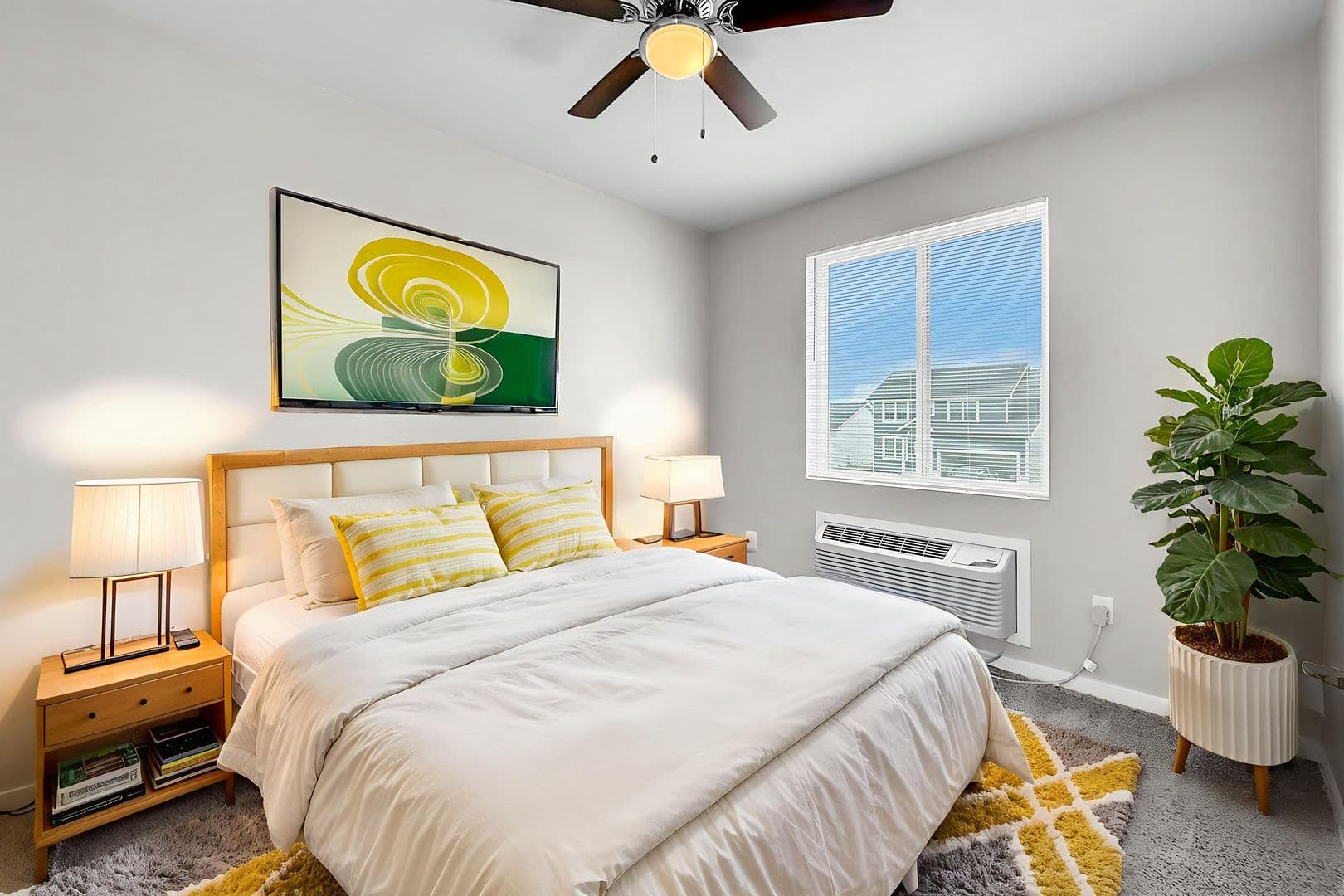 Bondurant Apartment: 2335 Paine St NE