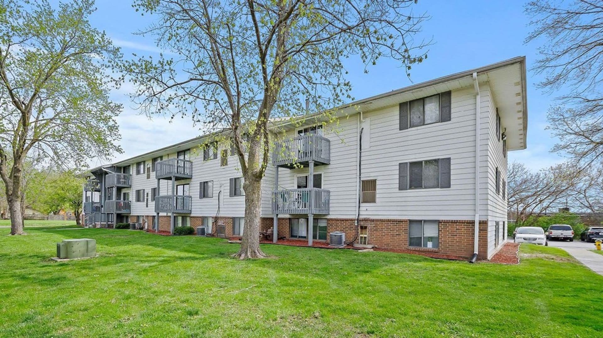 Des Moines Apartment: 3610 Twana Dr
