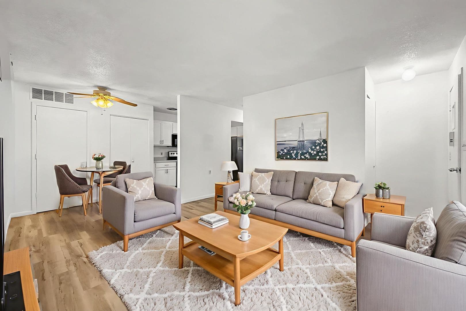 Pella Apartment: 1000 Hazel Street