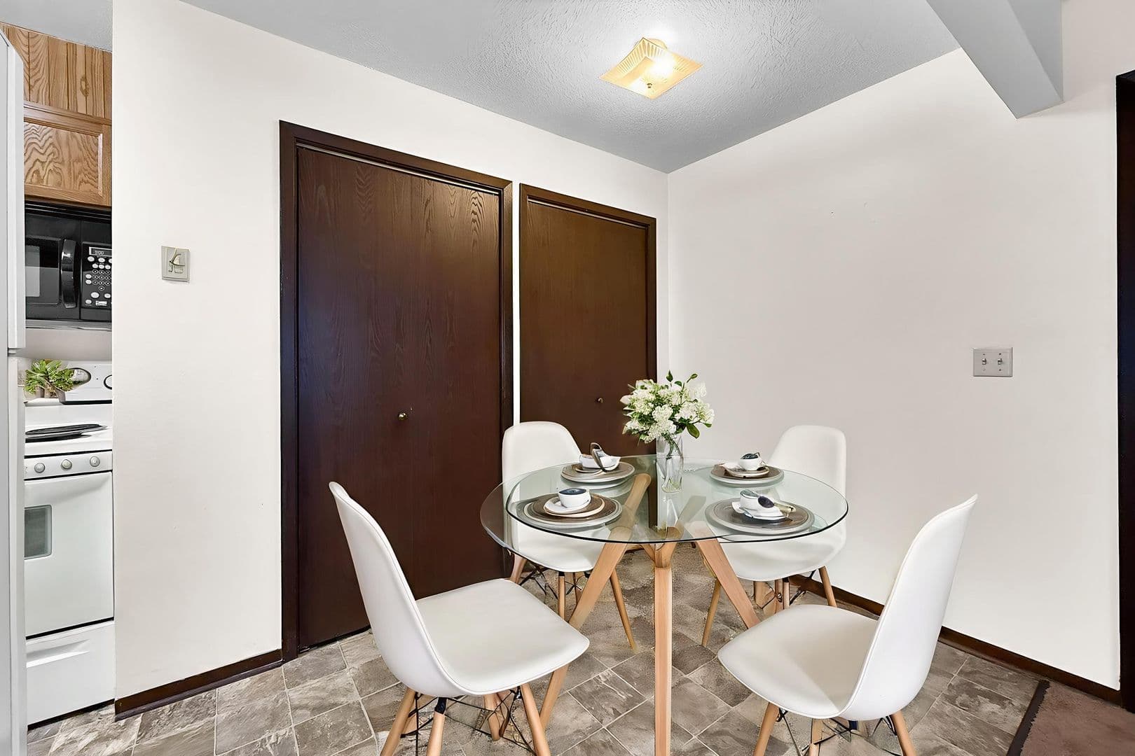 Norwalk Apartment: 1212 Holly Drive