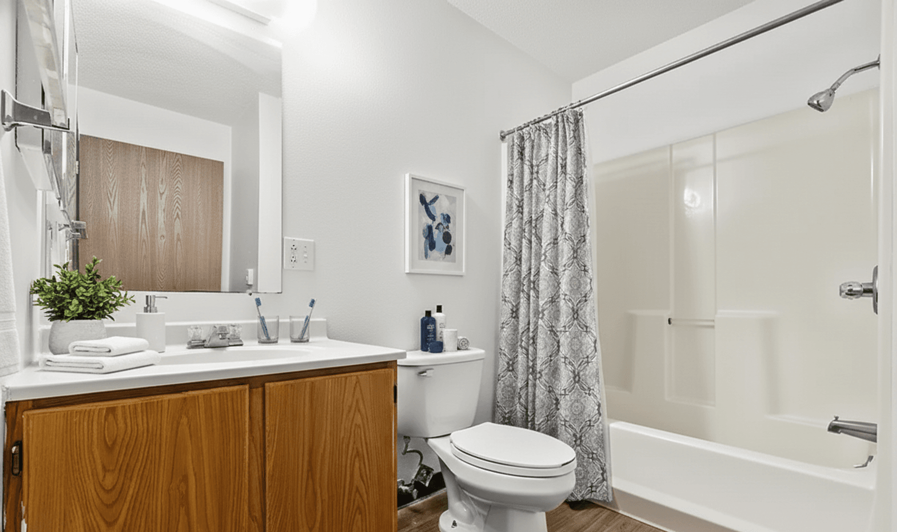 West Burlington Apartment: 611 W Van Weiss Blvd