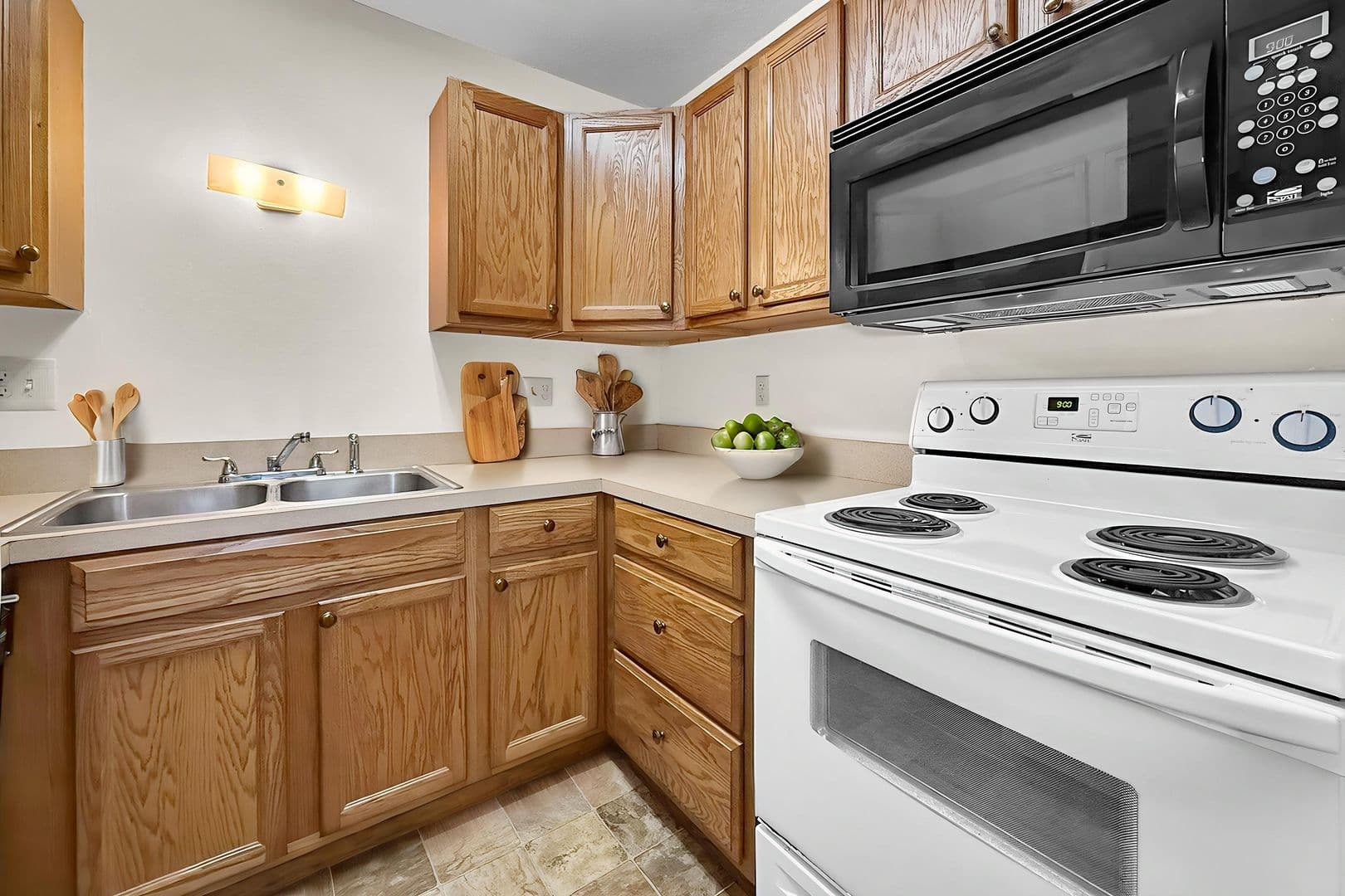 Norwalk Apartment: 1212 Holly Drive