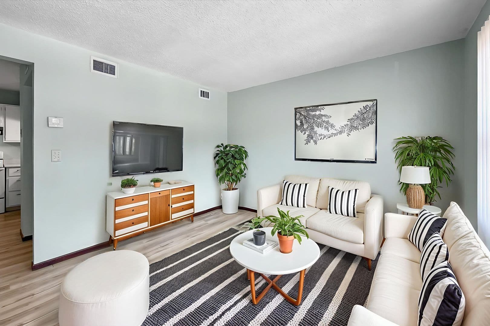 Ottumwa Apartment: 117 W Rochester Road
