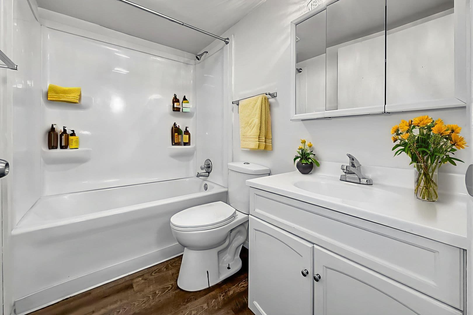Ottumwa Apartment: 117 W Rochester Road