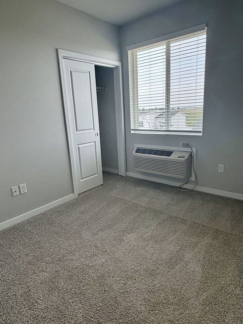 Bondurant Apartment: 2335 Paine St NE