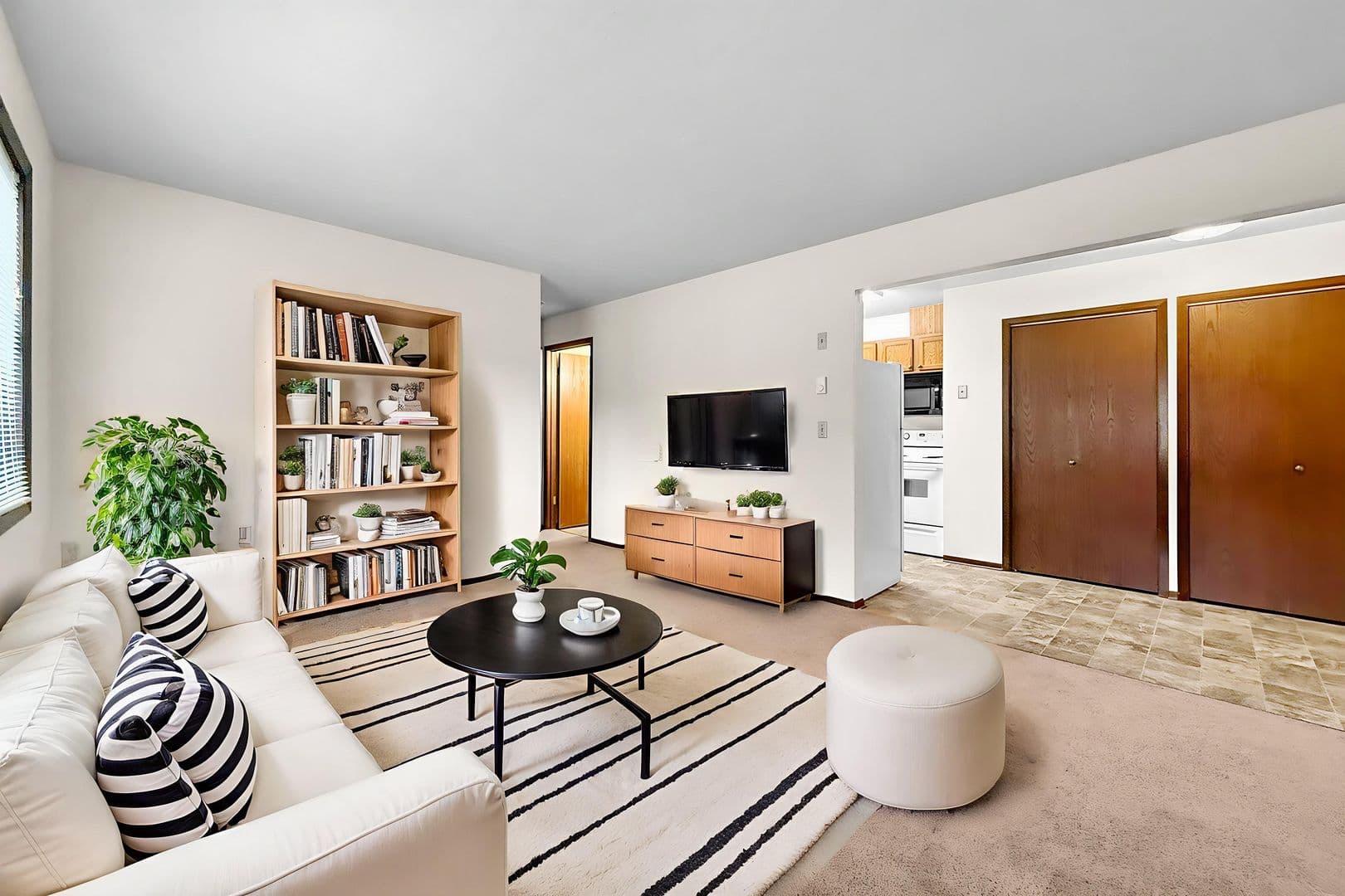 Norwalk Apartment: 1212 Holly Drive