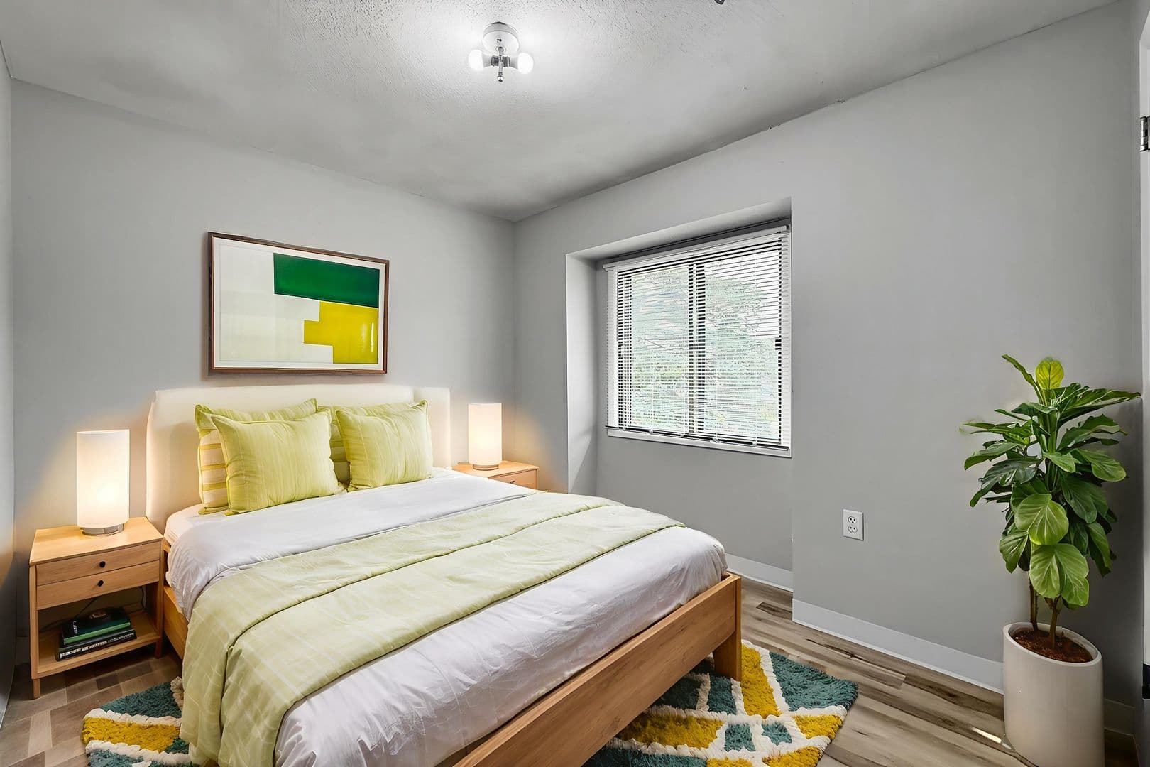 Norwalk Apartment: 1212 Holly Drive