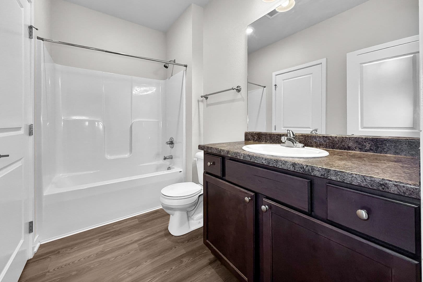 Bondurant Apartment: 2335 Paine St NE