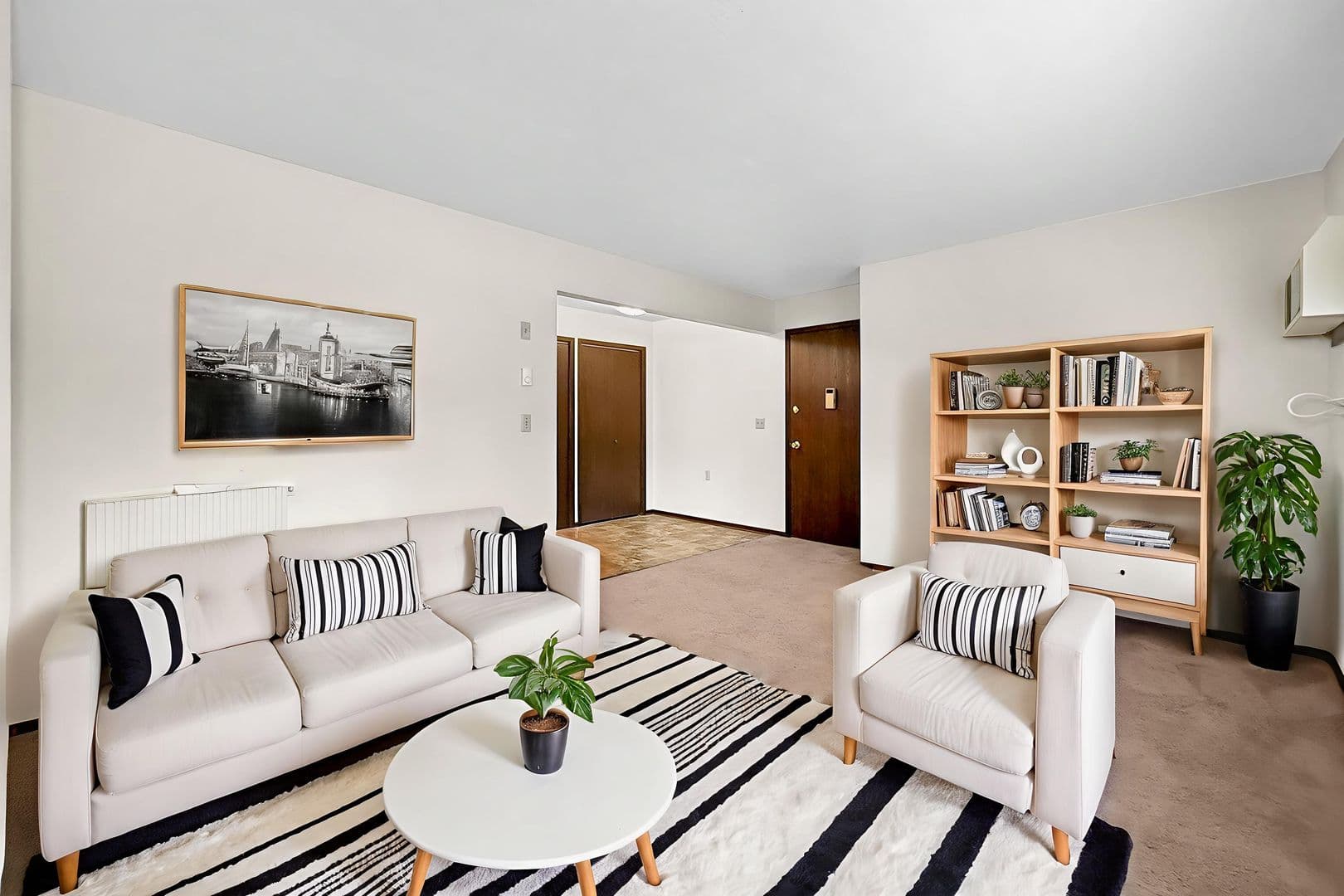Norwalk Apartment: 1212 Holly Drive