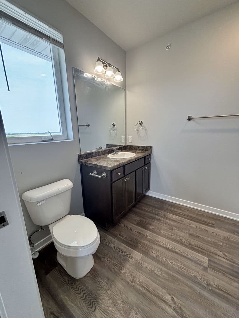 Bondurant Apartment: 2335 Paine St NE