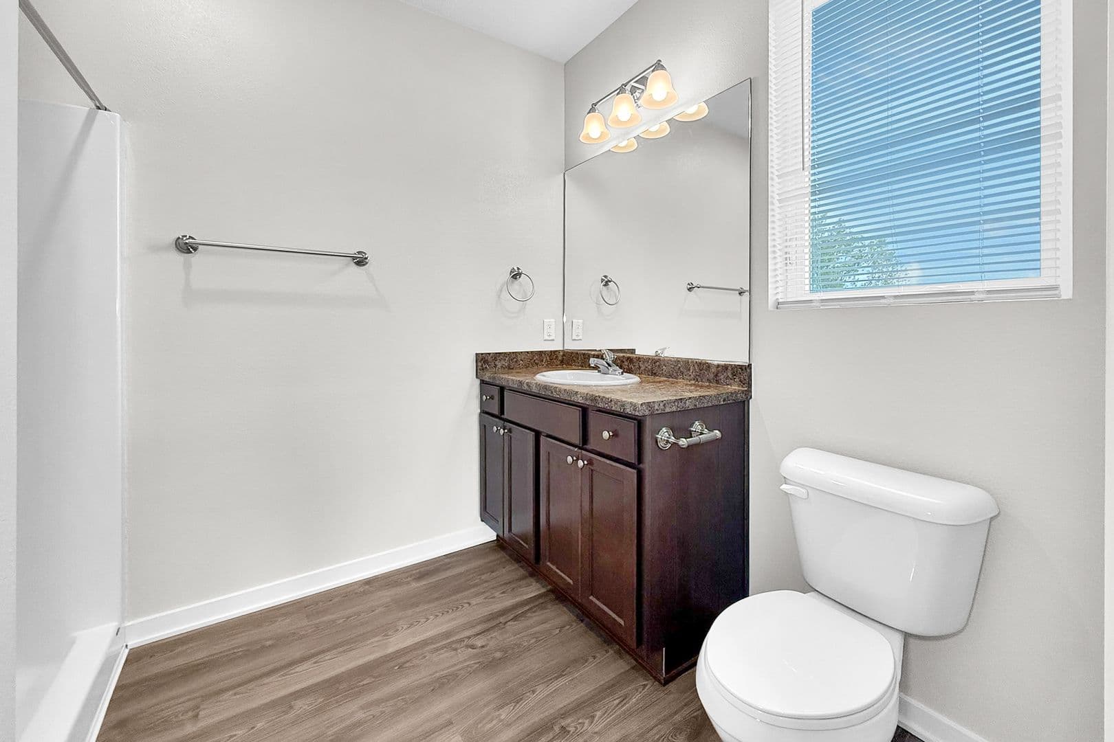 Bondurant Apartment: 2335 Paine St NE