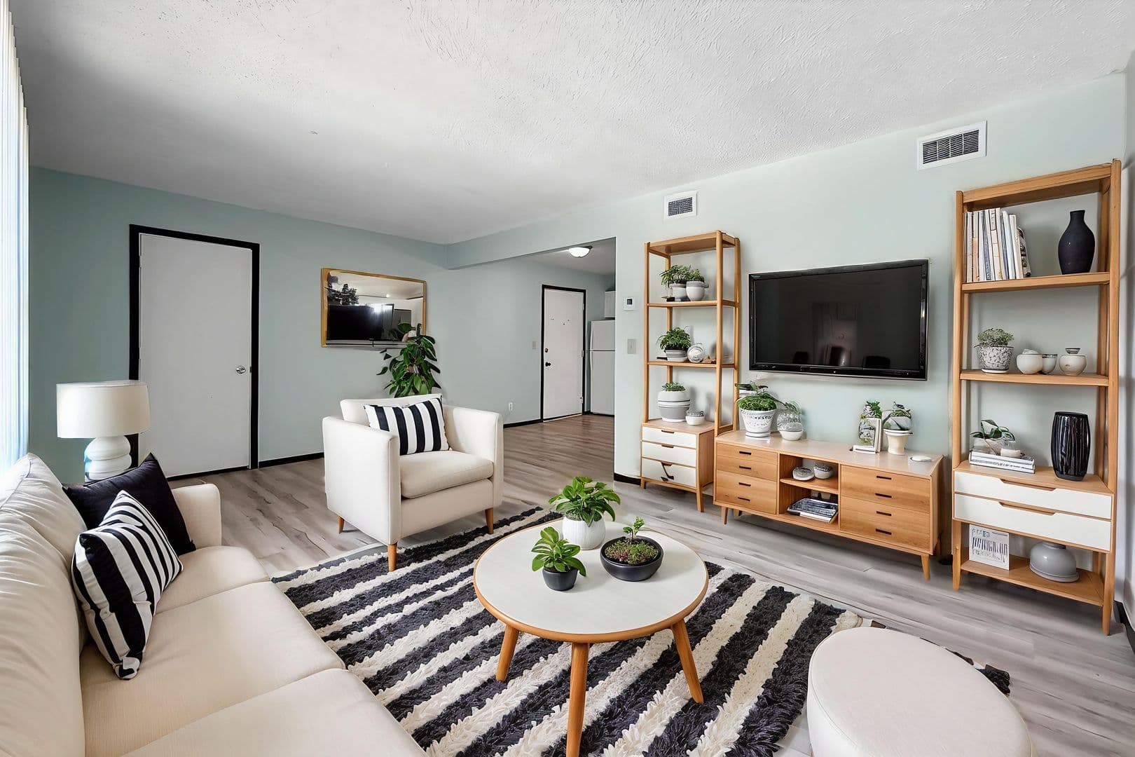 Ottumwa Apartment: 117 W Rochester Road