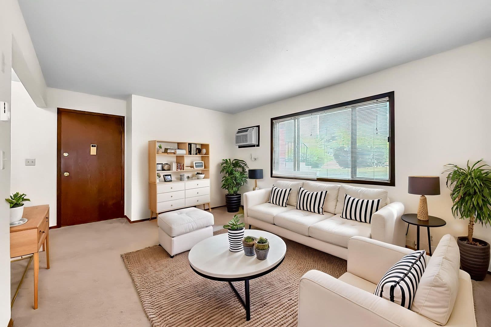 Norwalk Apartment: 1212 Holly Drive