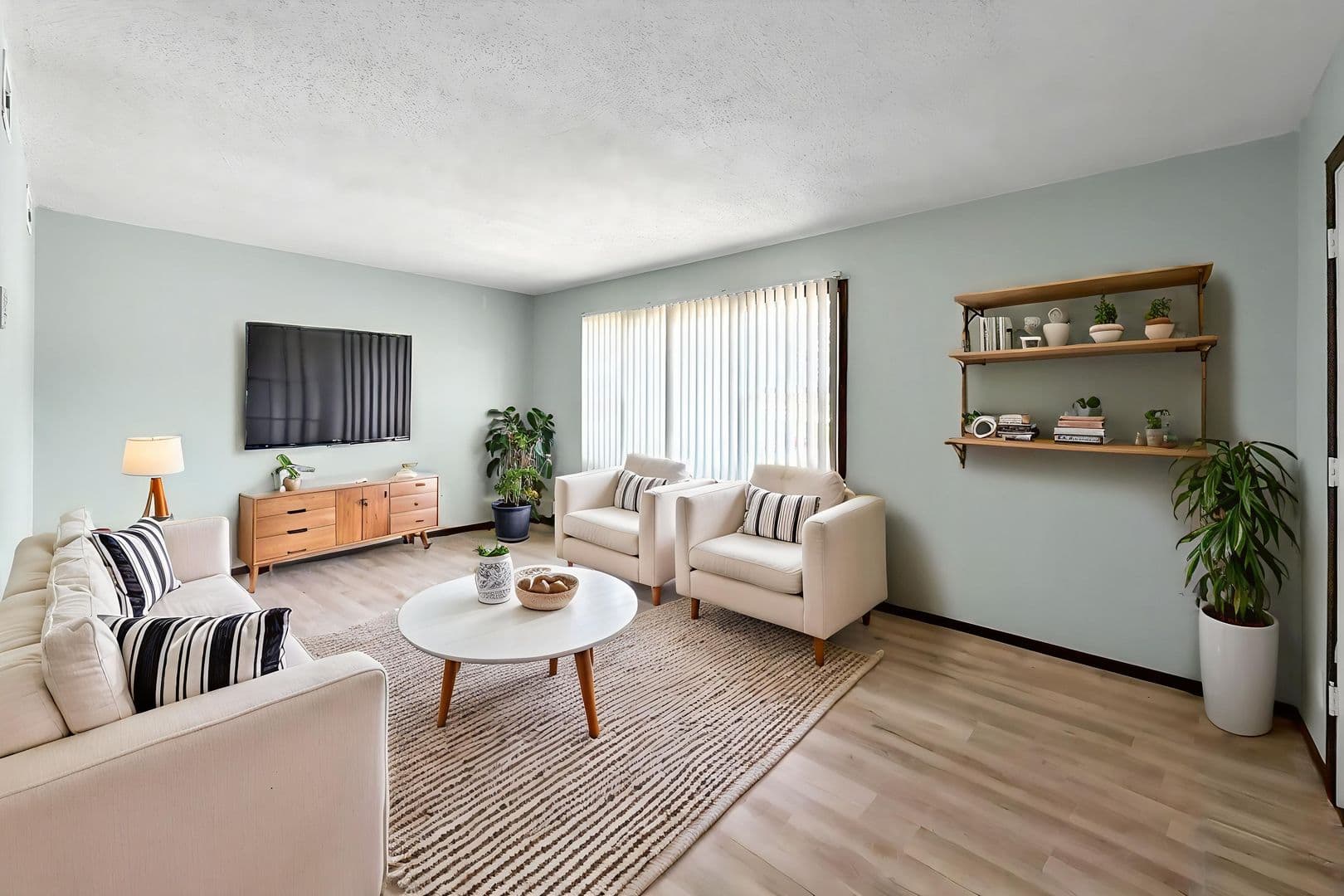 Ottumwa Apartment: 117 W Rochester Road