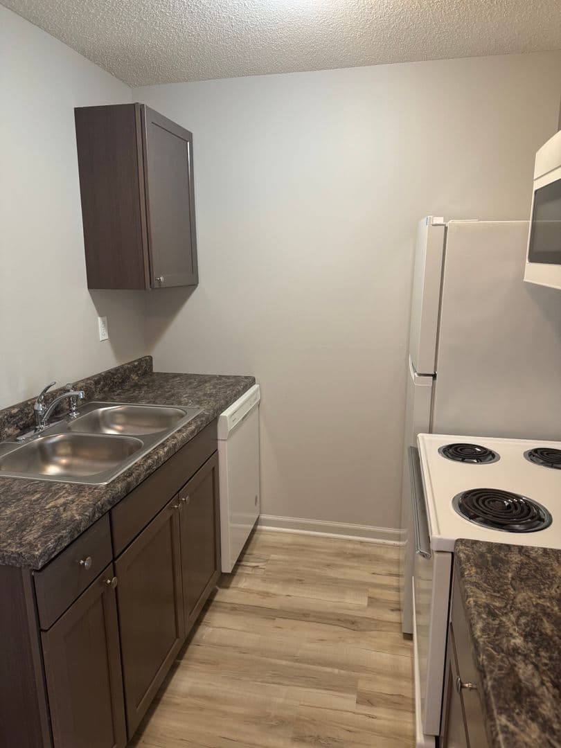 Des Moines Apartment: 3700 Martin Luther King Pkwy