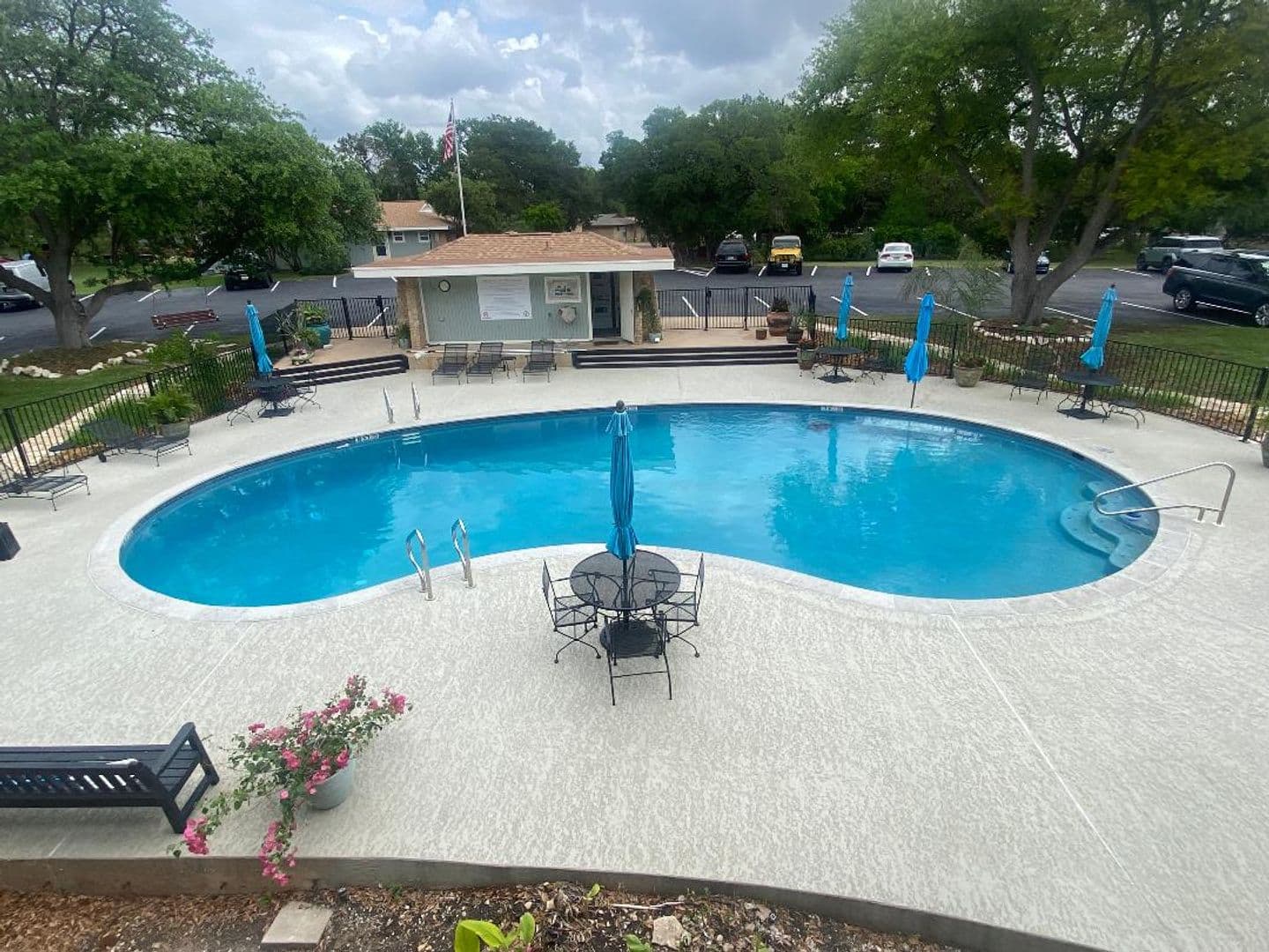 Belton House: 2 Cliffhouse Dr #110