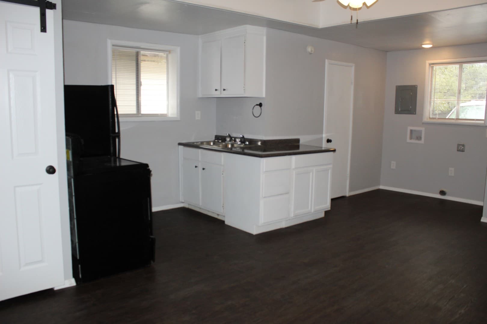 Belton House: 803 N East St