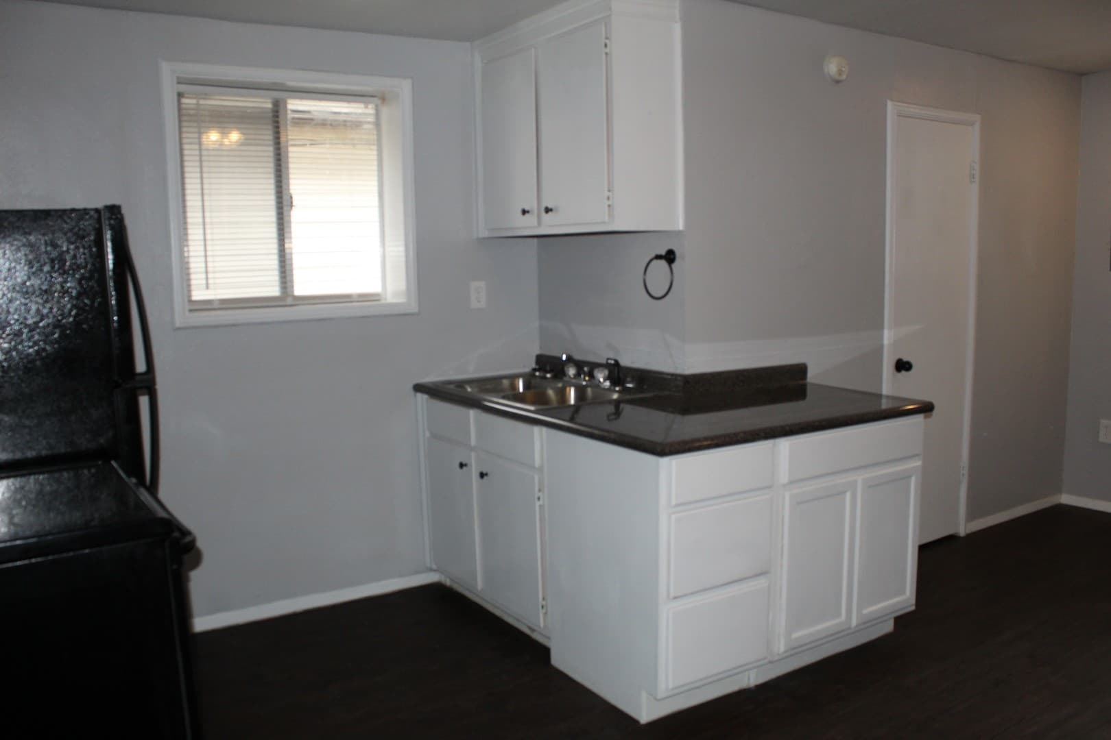 Belton House: 803 N East St