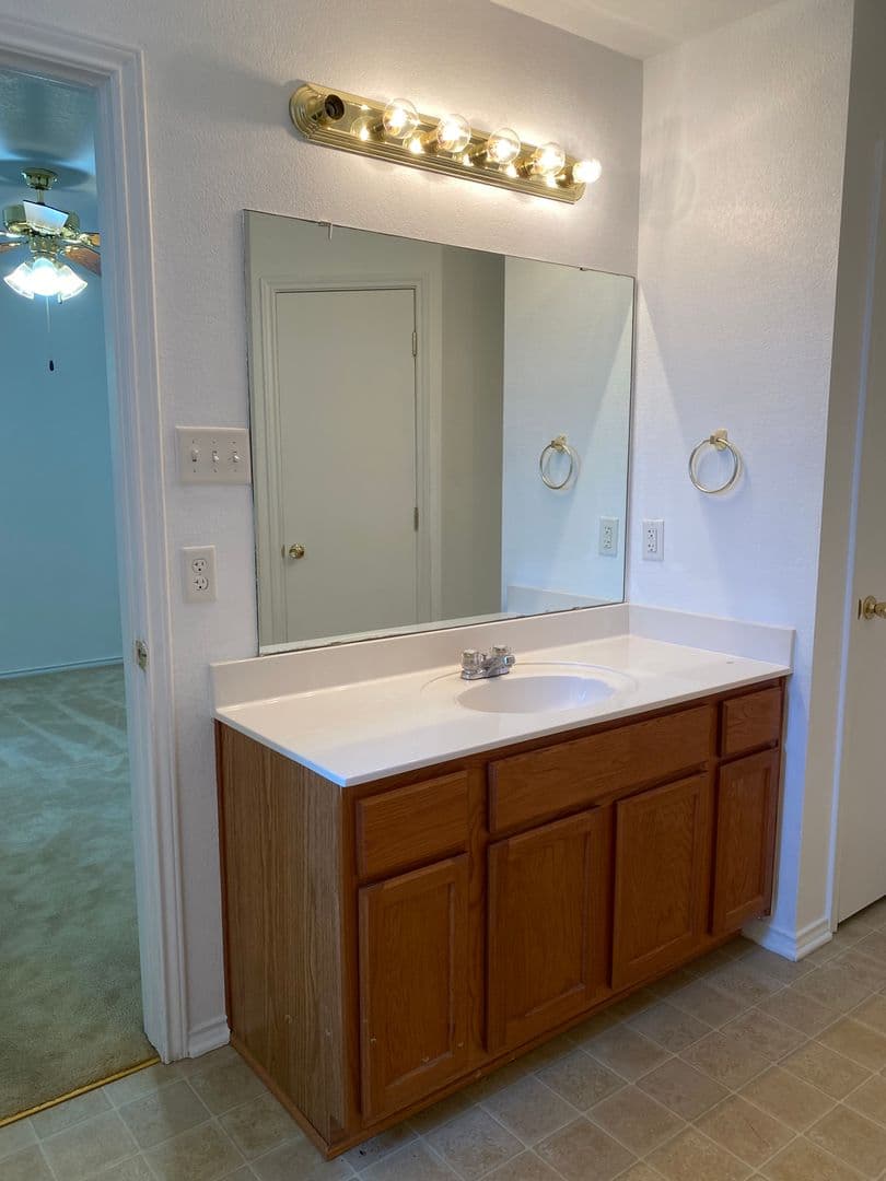 Belton House: 1809 Liberty Hill Dr