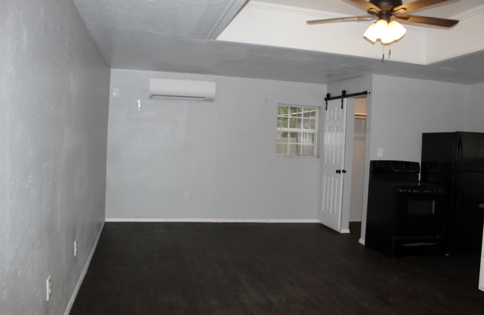 Belton House: 803 N East St