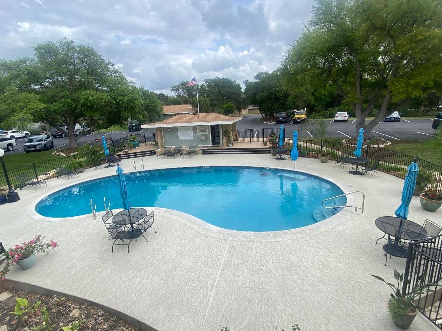 Belton House: 2 Cliffhouse Dr #110