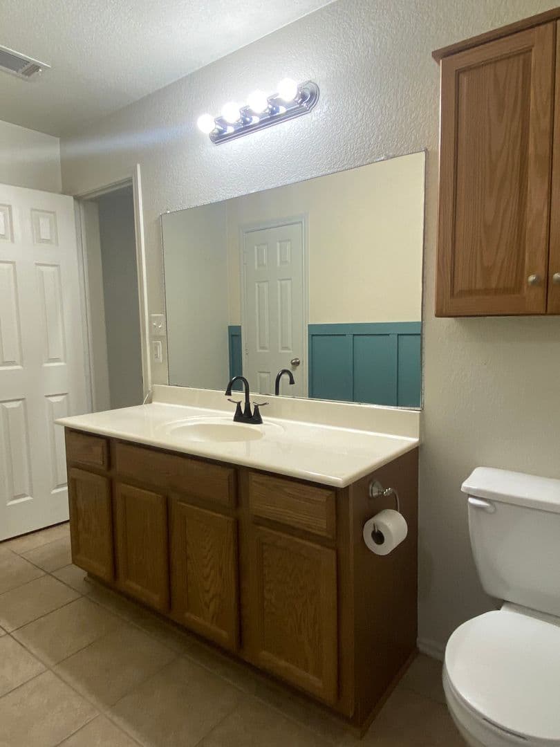 Temple House: 206 Burnham Dr